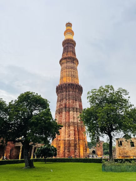kutub minar kahan hai