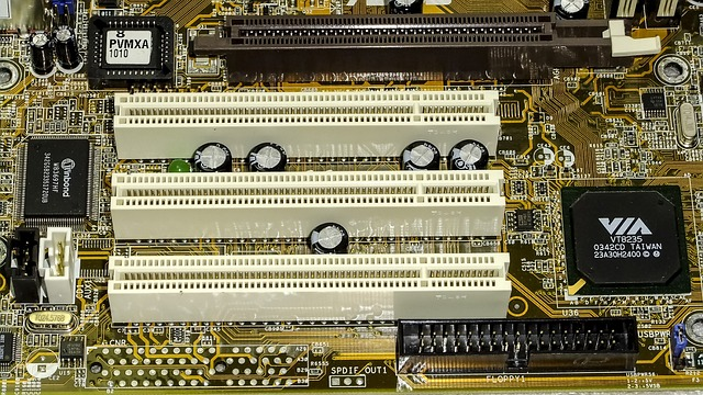 PCI (Peripheral Component Interconnect) 